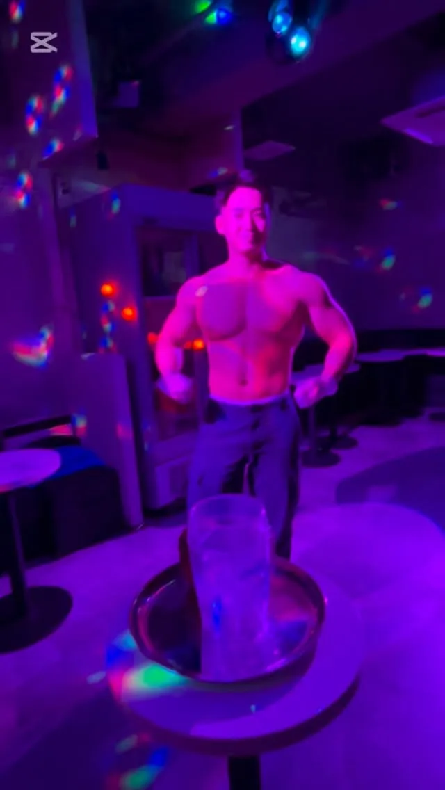 本日お席空いておりマッチョ